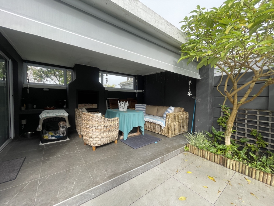 3 Bedroom Property for Sale in Sunningdale Western Cape